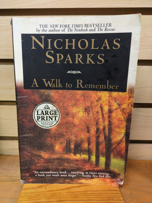 A Walk To Remember - Large Print Edition